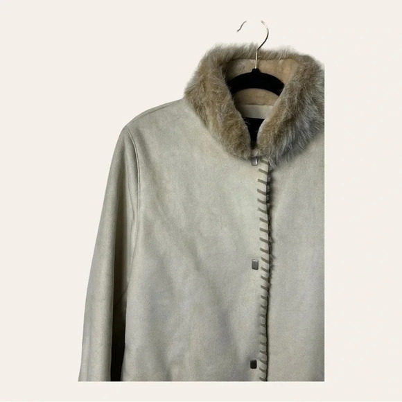 Moda INTERNATIONAL FAUX FUR AND FAUX SUEDE LONG COAT SIZE MEDIUM BEIGE BUTTONS - Picture 6 of 11